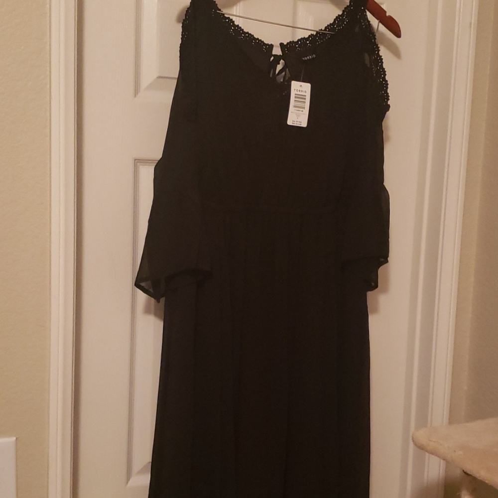 Torrid dress with peekaboo shoulder